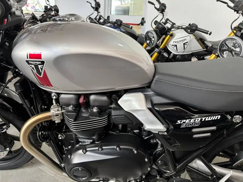 Triumph Speed Twin 900 (2025 - 26) (8)