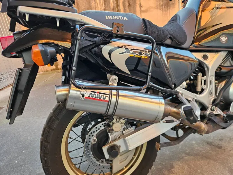 Honda Africa Twin XRV 750 (1996 - 02) (4)