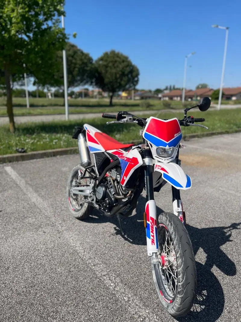 Fantic Motor Motard 125 Performance 4t (2020) (2)