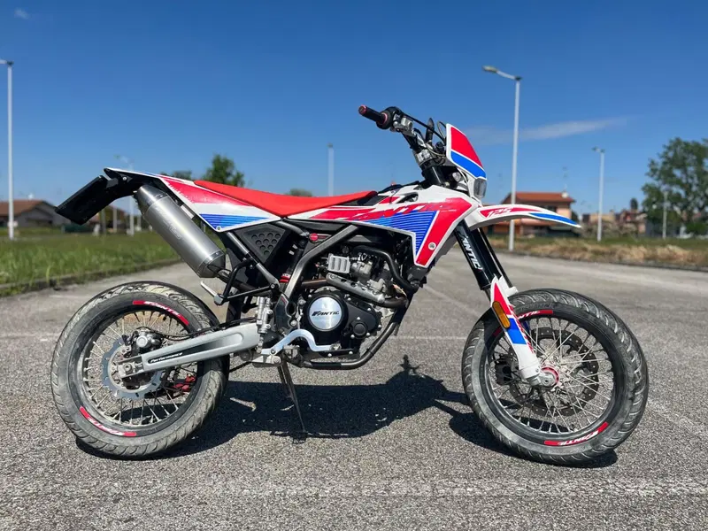 Fantic Motor Motard 125 Performance 4t (2020) (4)