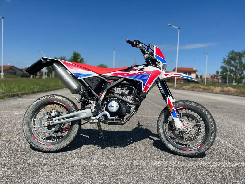 Fantic Motor Motard 125 Performance 4t (2020) (5)
