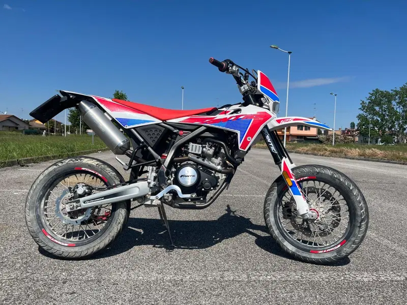 Fantic Motor Motard 125 Performance 4t (2020) (7)