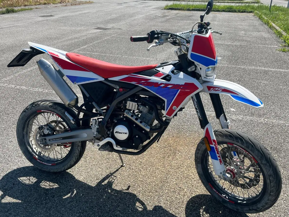 Fantic Motor Motard 125 Performance 4t (2020) (10)