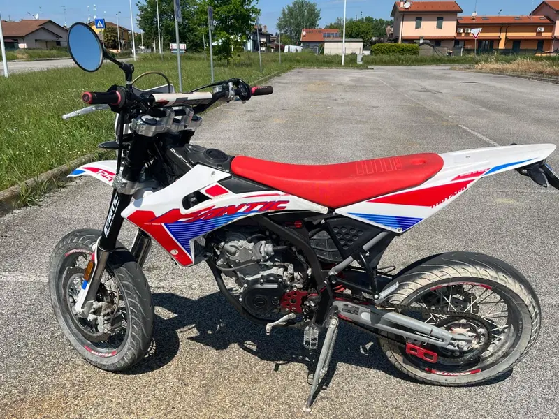 Fantic Motor Motard 125 Performance 4t (2020) (12)