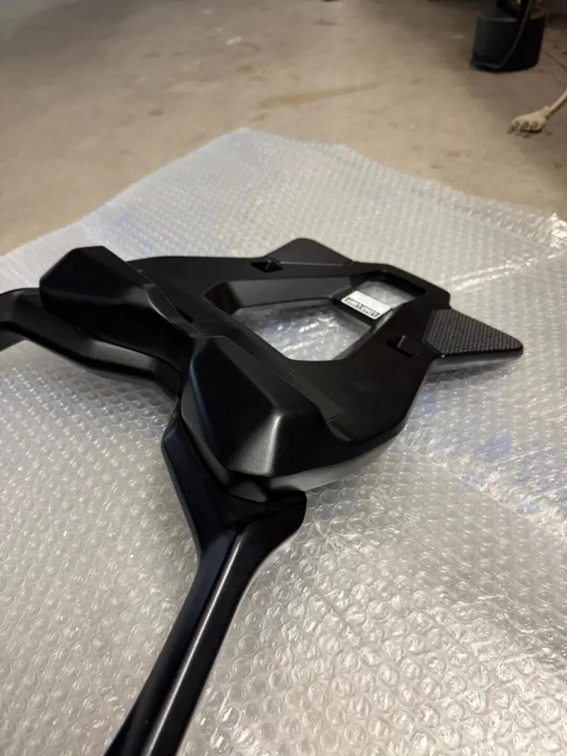 Portapacchi con piastra supporto bauletto Yamaha (2)