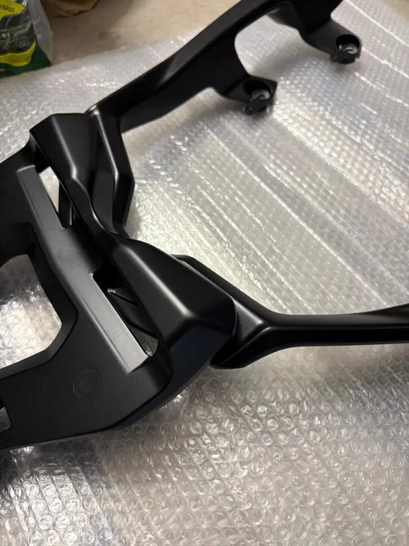 Portapacchi con piastra supporto bauletto Yamaha (3)