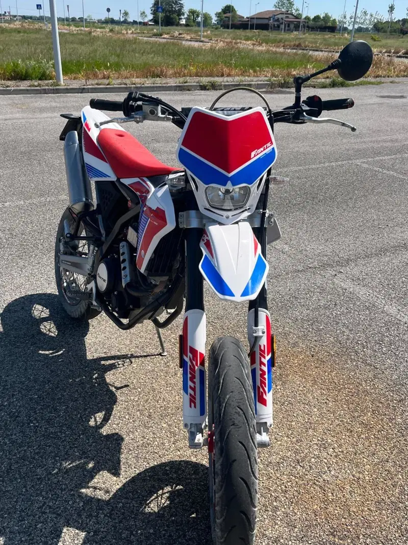 Fantic Motor Motard 125 Performance 4t (2020) (16)