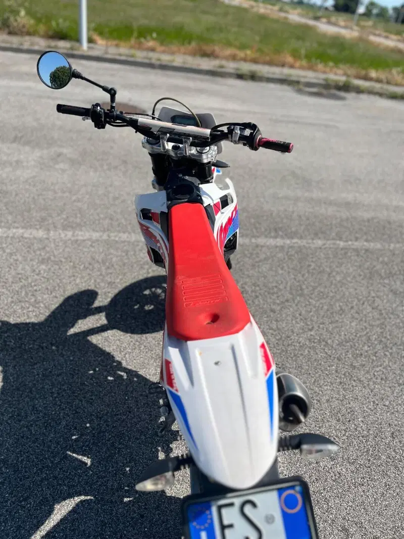 Fantic Motor Motard 125 Performance 4t (2020) (17)