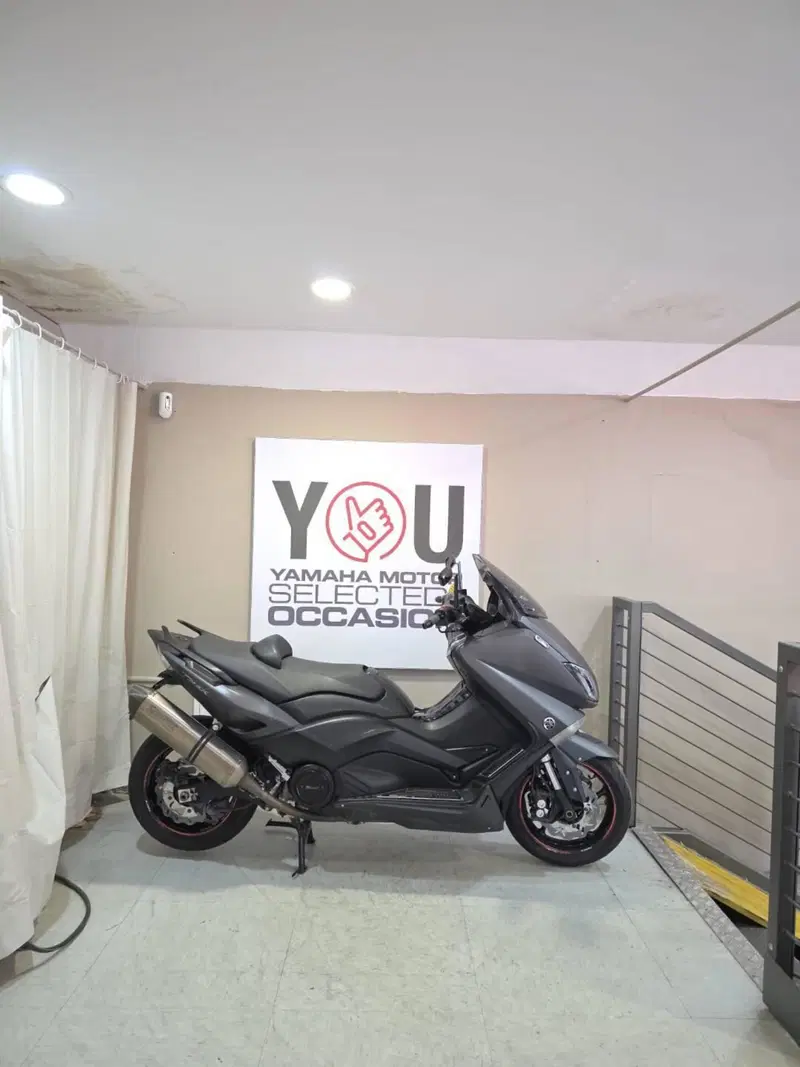 Yamaha T-Max 530 (2015 - 16)
