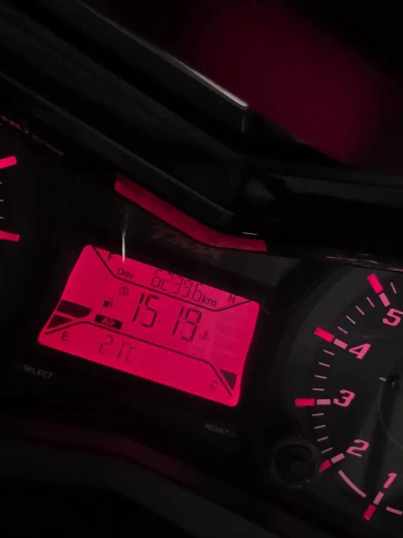 Yamaha T-Max 530 (2015 - 16) (3)