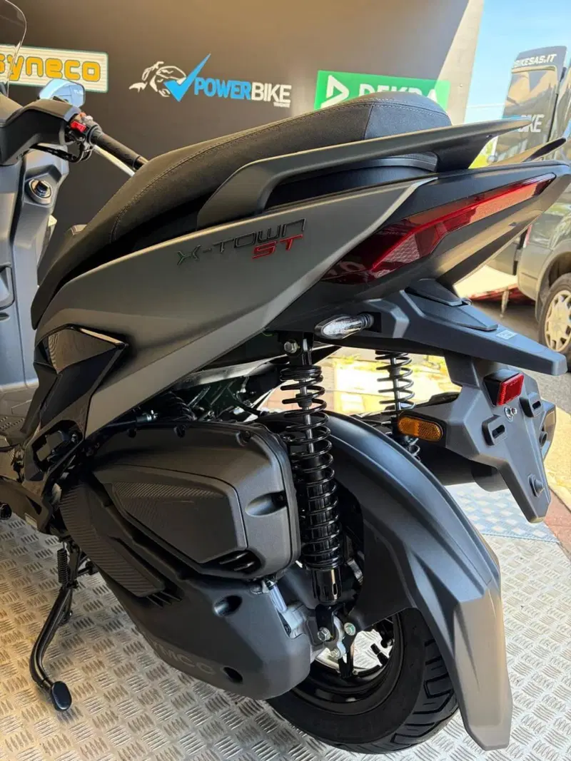 Kymco X-Town 250ST (2026) (2)