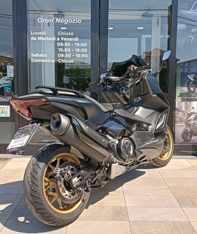 Yamaha T-Max 560 Tech Max (2022 - 24) (2)