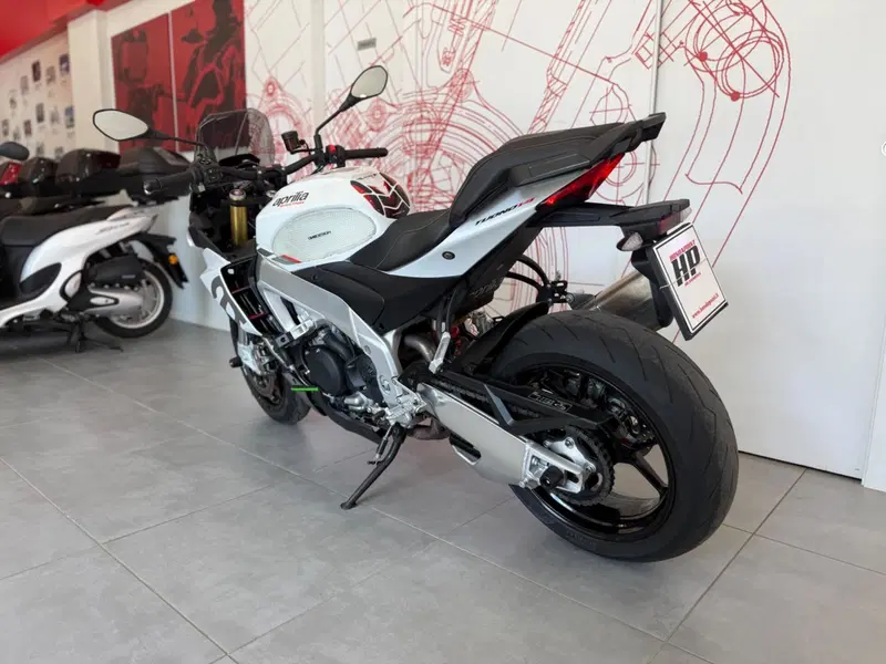 Aprilia Tuono V4 (2021 - 24) (6)