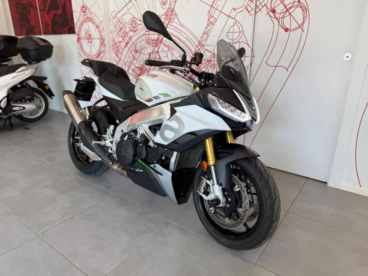 Aprilia Tuono V4 (2021 - 24) (2)