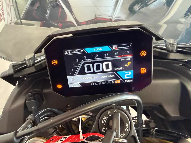 Aprilia Tuono V4 (2021 - 24) (7)