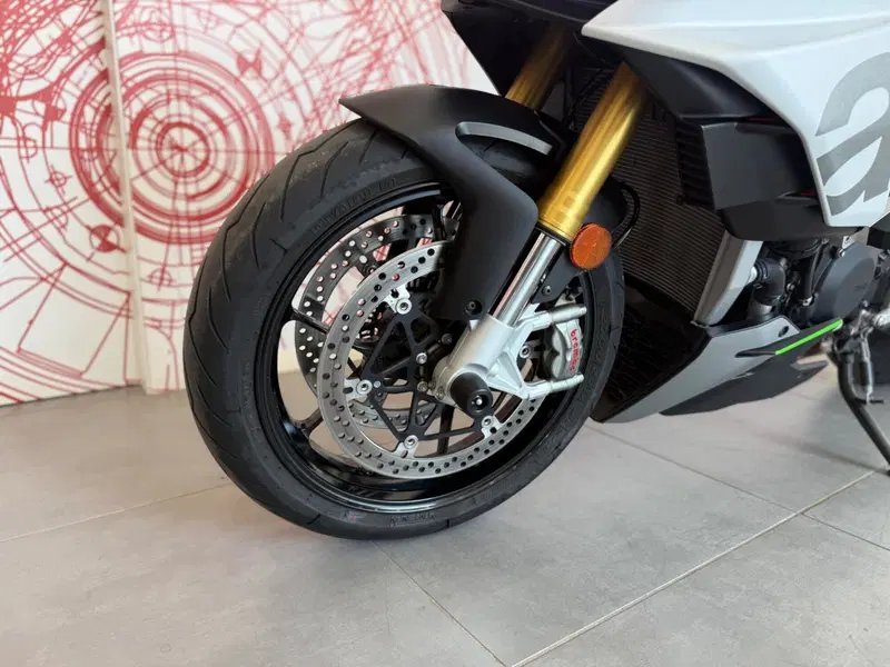Aprilia Tuono V4 (2021 - 24) (13)