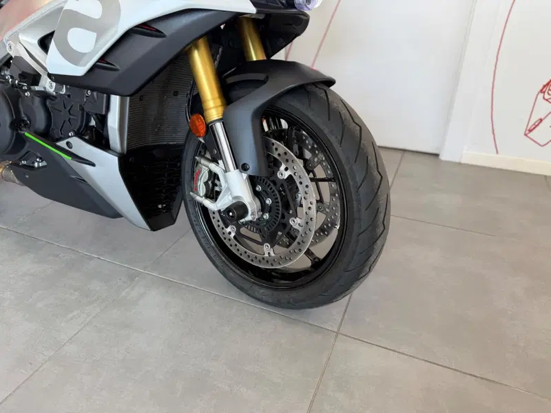 Aprilia Tuono V4 (2021 - 24) (9)