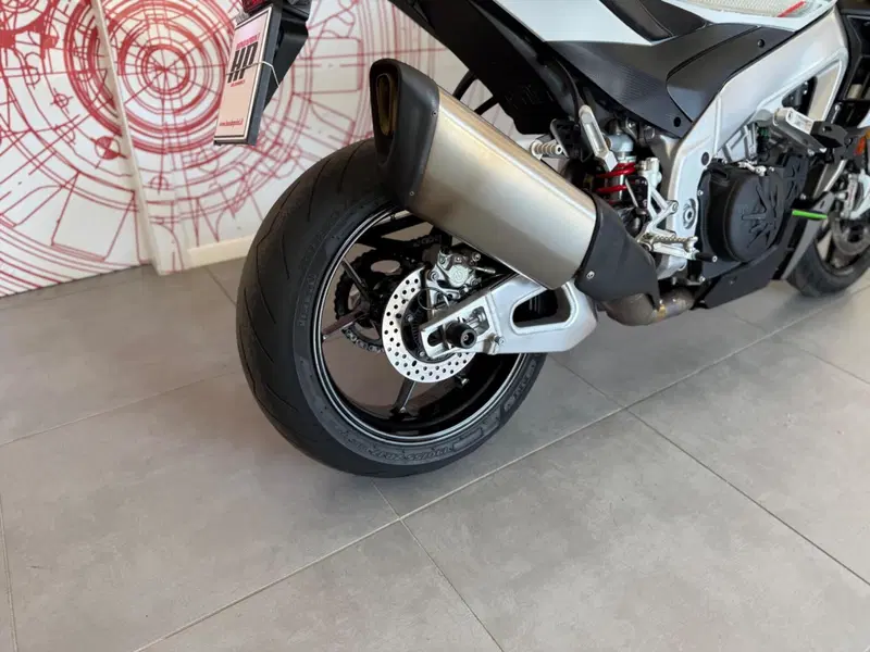 Aprilia Tuono V4 (2021 - 24) (11)