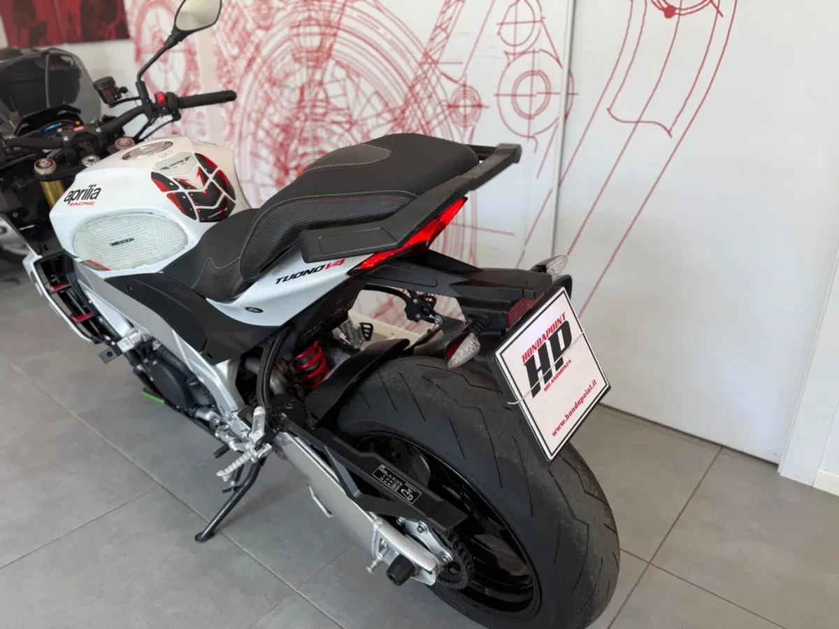 Aprilia Tuono V4 (2021 - 24) (16)
