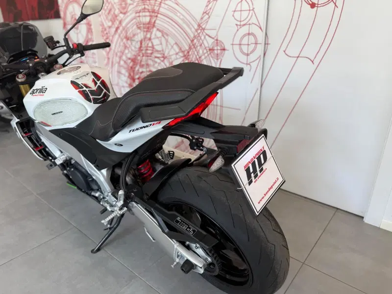 Aprilia Tuono V4 (2021 - 24) (16)