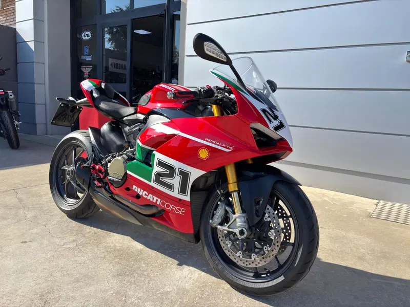Ducati Panigale V2 Bayliss 1st Championship 20th Anniversary (2021 - 24) (2)