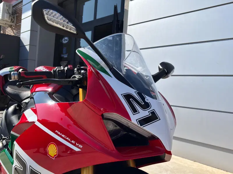 Ducati Panigale V2 Bayliss 1st Championship 20th Anniversary (2021 - 24) (4)
