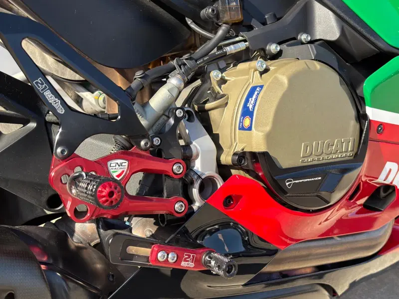 Ducati Panigale V2 Bayliss 1st Championship 20th Anniversary (2021 - 24) (6)