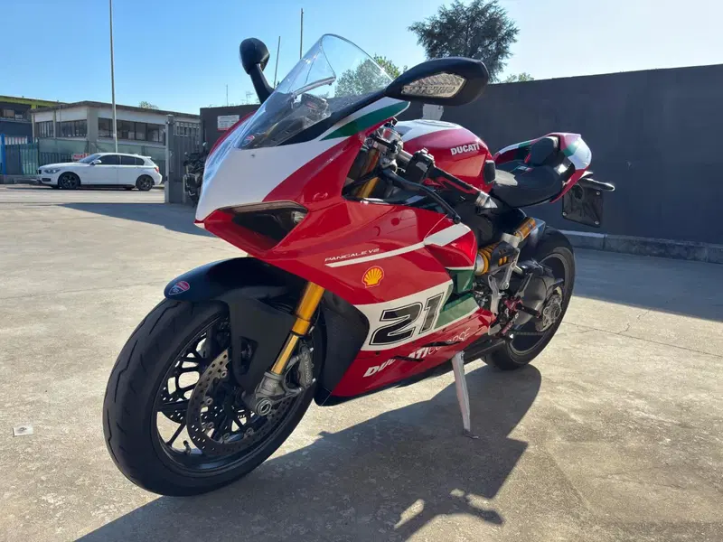 Ducati Panigale V2 Bayliss 1st Championship 20th Anniversary (2021 - 24) (11)