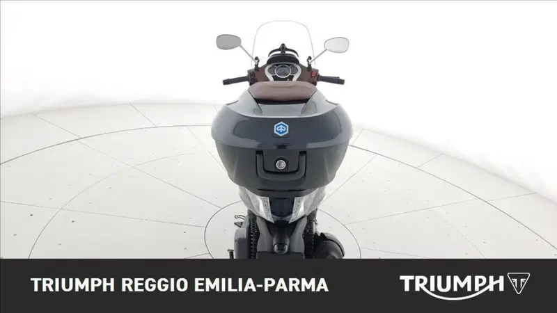 Piaggio Beverly 300 i.e. ABS-ASR (2016 - 20) (14)