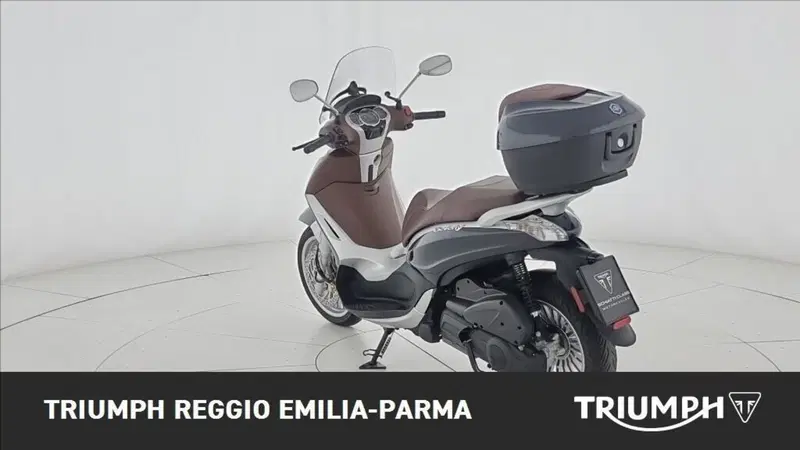 Piaggio Beverly 300 i.e. ABS-ASR (2016 - 20) (3)