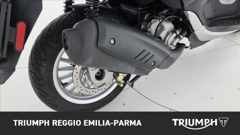 Piaggio Beverly 300 i.e. ABS-ASR (2016 - 20) (16)