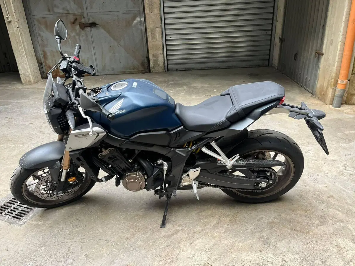Honda CB 650 R (2021 - 23) (2)