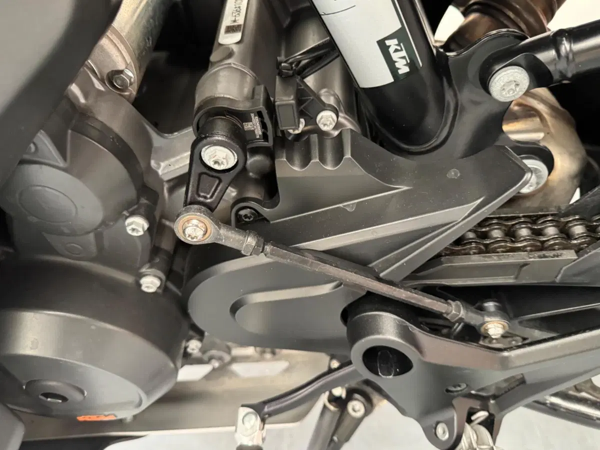 KTM 890 Adventure (2021) (3)