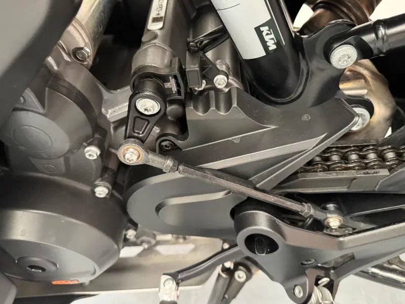 KTM 890 Adventure (2021) (3)