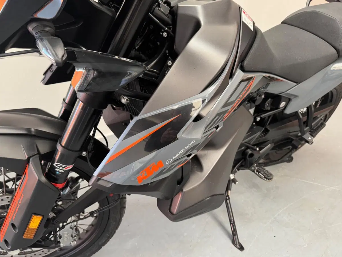 KTM 890 Adventure (2021) (6)