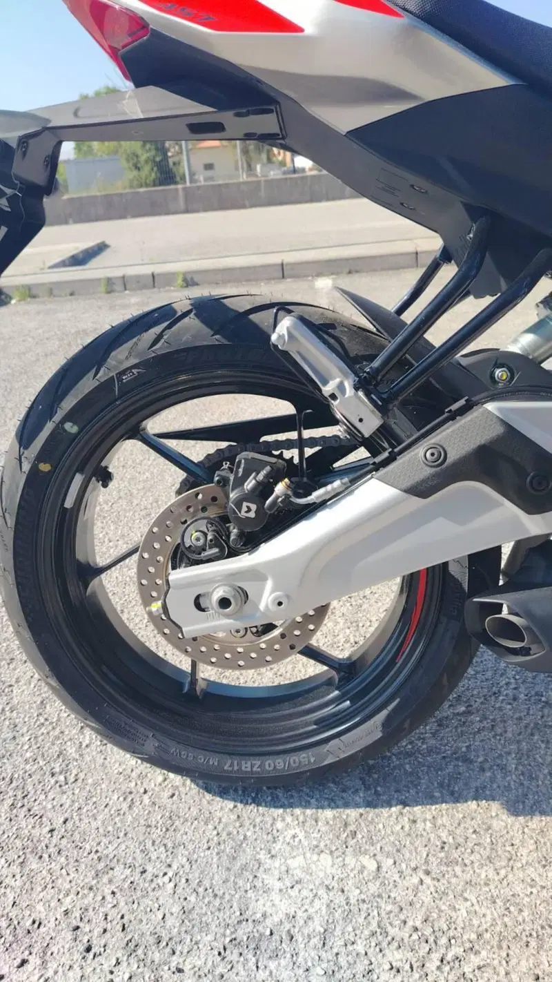 Aprilia Tuono 457 (2025 - 26) (6)
