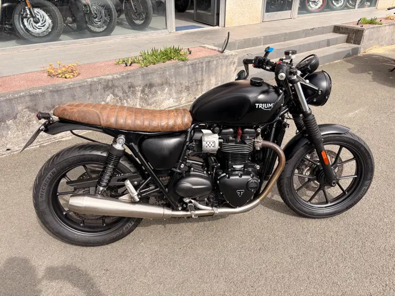 Triumph Street Twin 900 (2016)