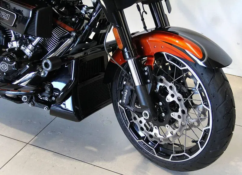 Harley-Davidson CVO Street Glide (2023) (2)