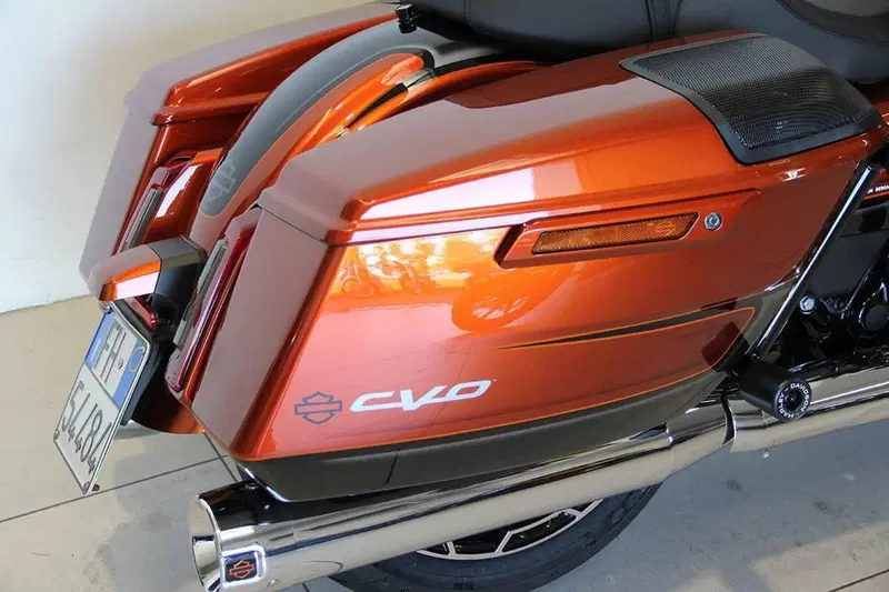 Harley-Davidson CVO Street Glide (2023) (8)