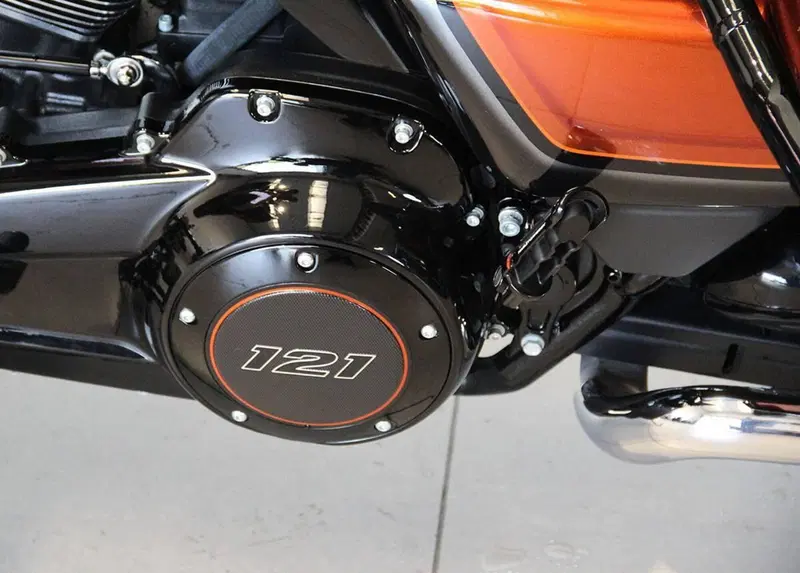 Harley-Davidson CVO Street Glide (2023) (15)