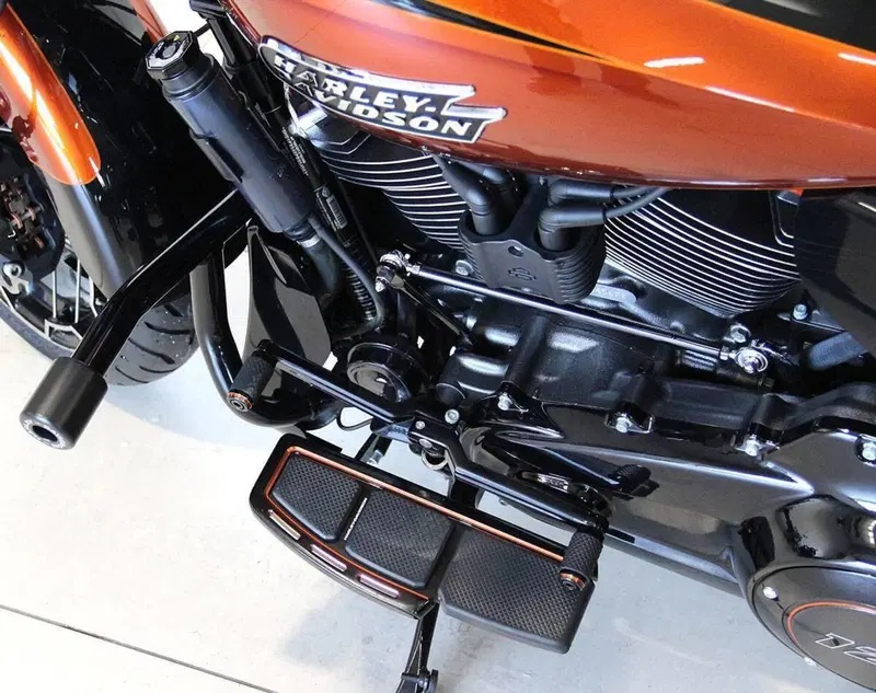 Harley-Davidson CVO Street Glide (2023) (18)