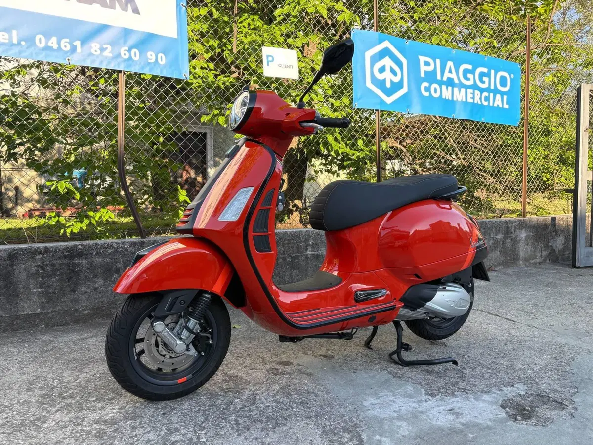 Vespa GTS 300 Super Sport (2023 - 24) (2)