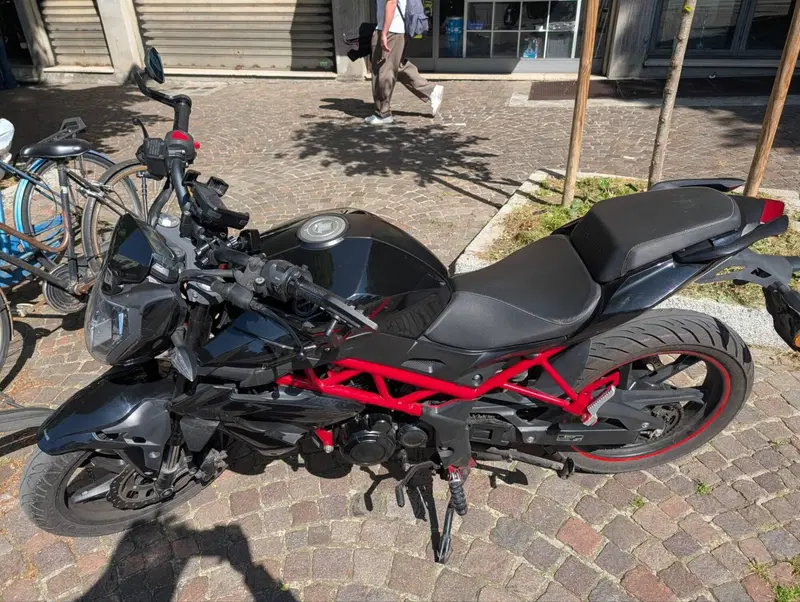 Benelli BN 125 (2021 - 25) (2)