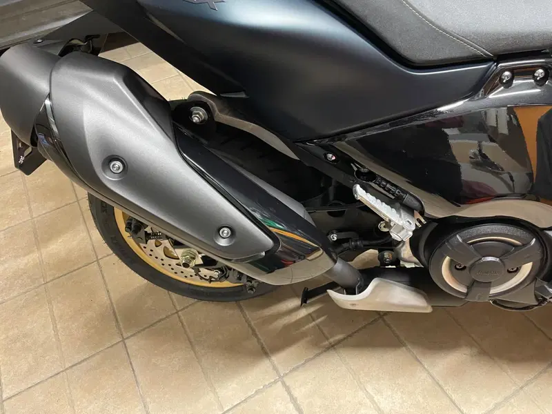 Yamaha T-Max 560 Tech Max (2022 - 24) (5)