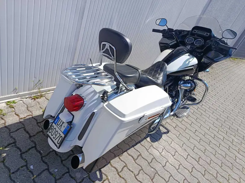 Harley-Davidson 1800 Road Glide Custom (2013) - FLTRXSE (9)