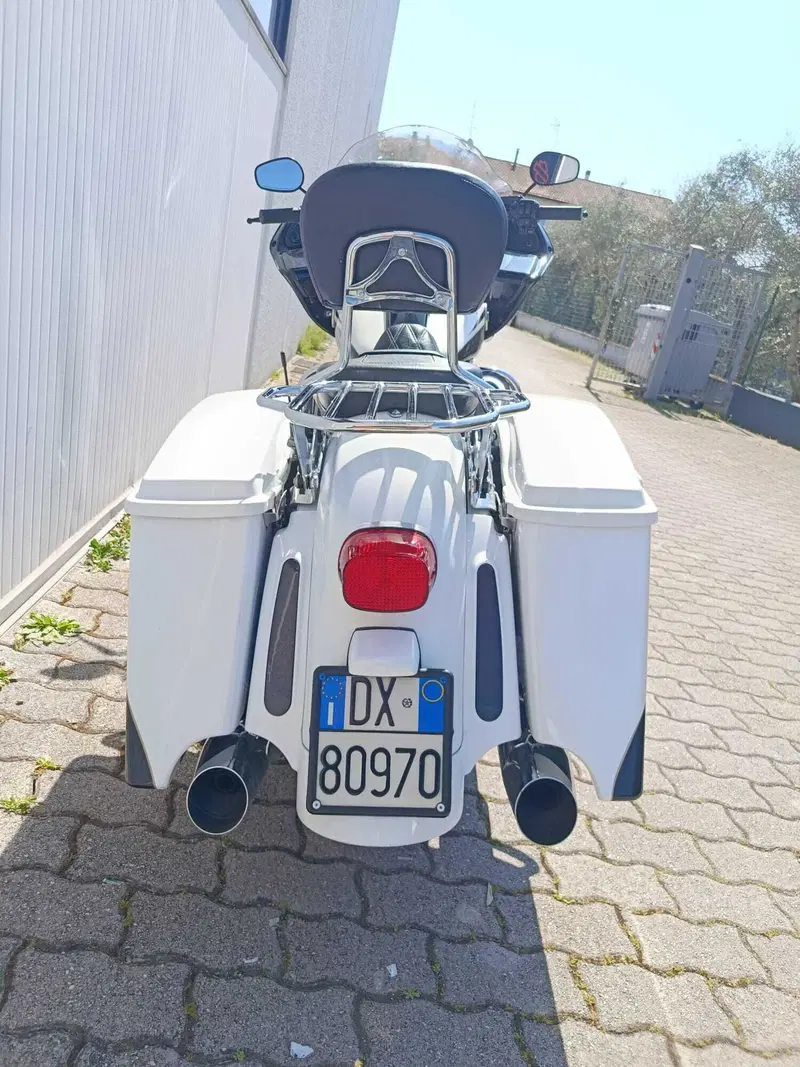 Harley-Davidson 1800 Road Glide Custom (2013) - FLTRXSE (4)