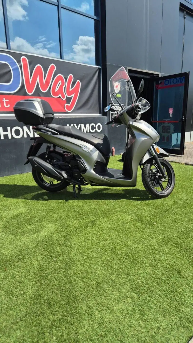 Honda SH 350 (2021 - 24) (2)