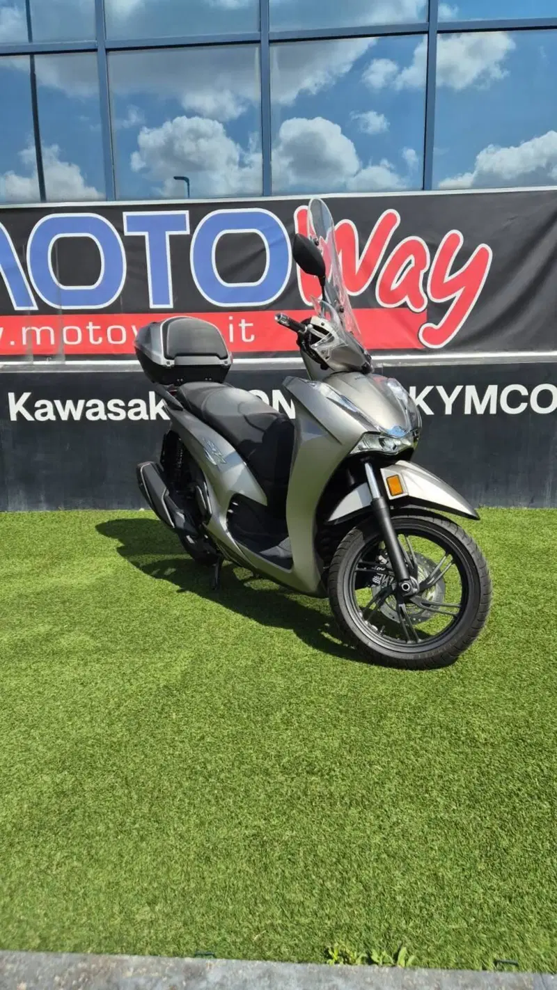 Honda SH 350 (2021 - 24) (3)