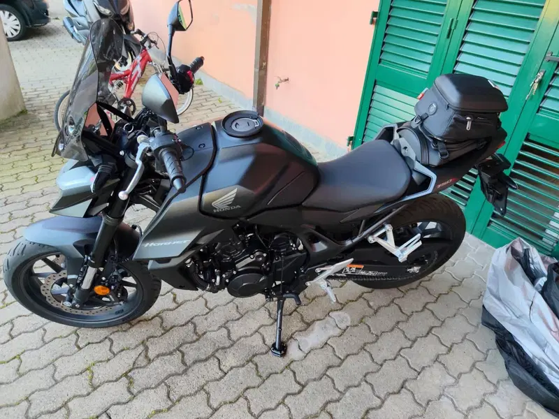 Honda CB 750 Hornet (2025) (3)