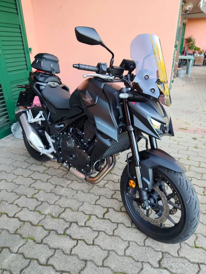 Honda CB 750 Hornet (2025) (4)